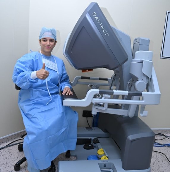 Dr. Smruti Hindaria performing robotic cardiac surgery